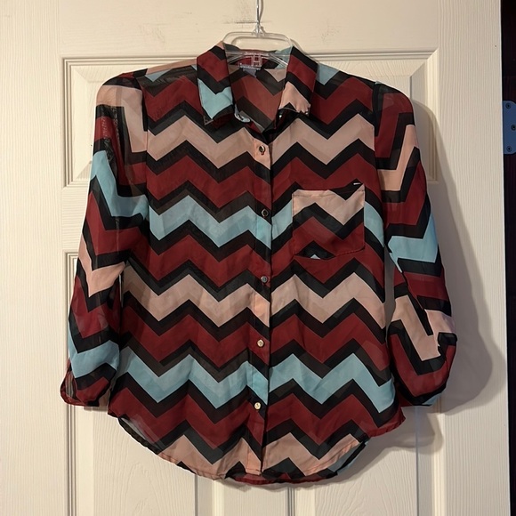 Charlotte Russe Chevron Stripe Button Down Blouse Small - Picture 1 of 4